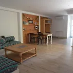 Spacieux Au Calme - Des Apartment *