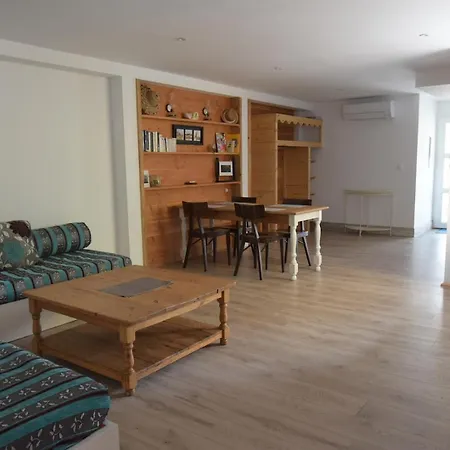 Spacieux Au Calme - Des Apartment *